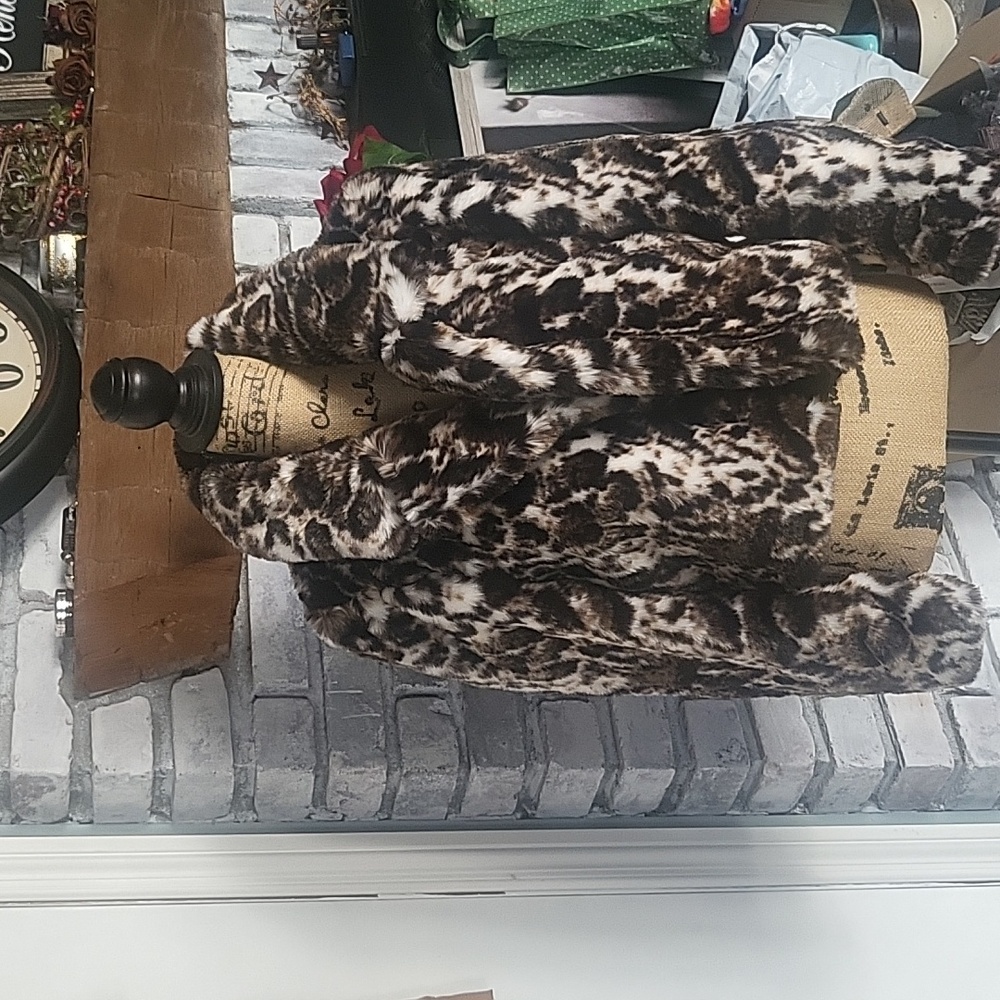 Band of the free faux fur jacket sz md